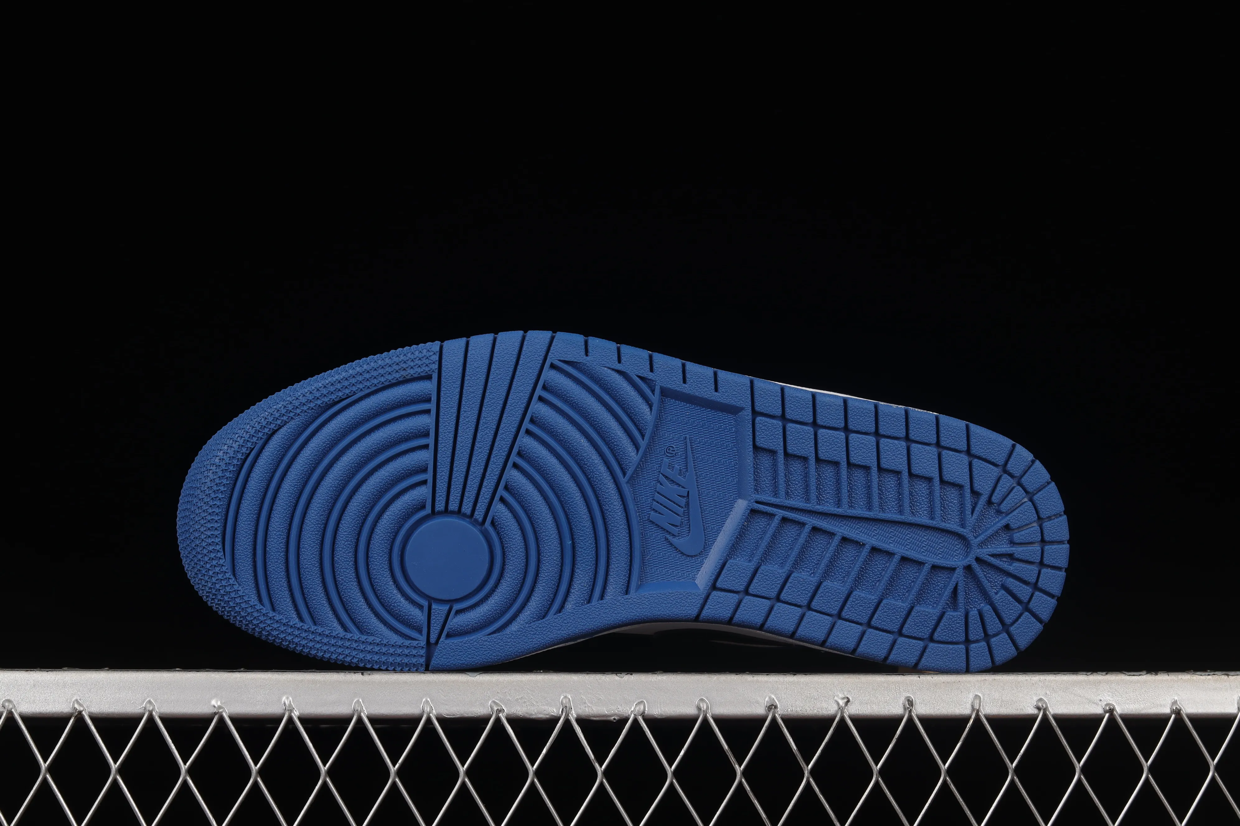 All categories Air Jordan Jordan series basketball shoes Air Jordan 1 Low Air Jordan 1 Low "True Blue" AJ1 Joe 1 burst white and blue color low-top basketball shoes DM1199-140